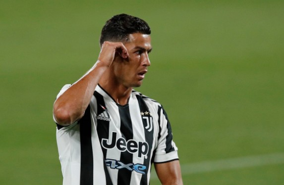 Ronaldo dạo chơi ở Serie A 2021/22